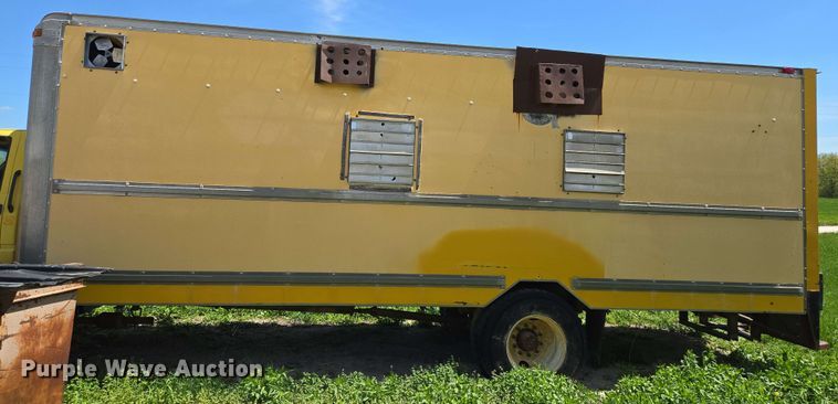 image for item EM7270 2002 GMC C6500 box truck