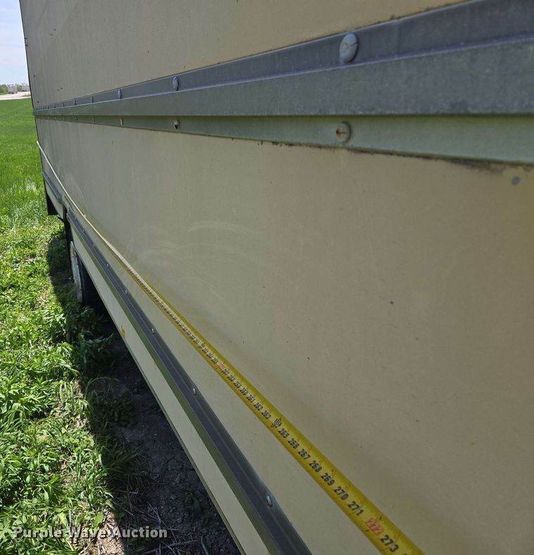 image for item EM7270 2002 GMC C6500 box truck