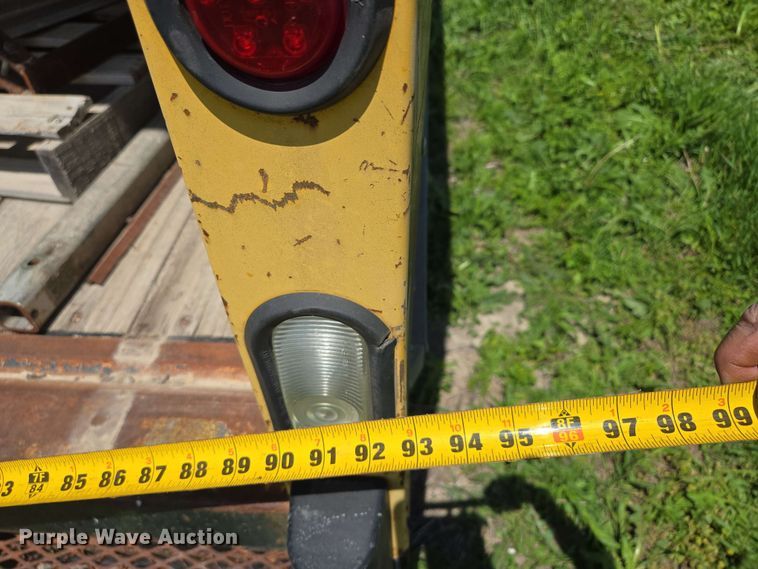 image for item EM7270 2002 GMC C6500 box truck