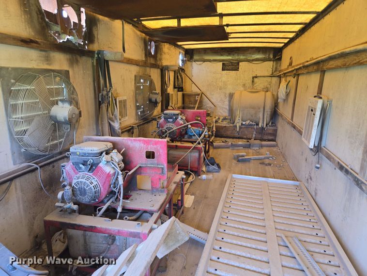 image for item EM7270 2002 GMC C6500 box truck