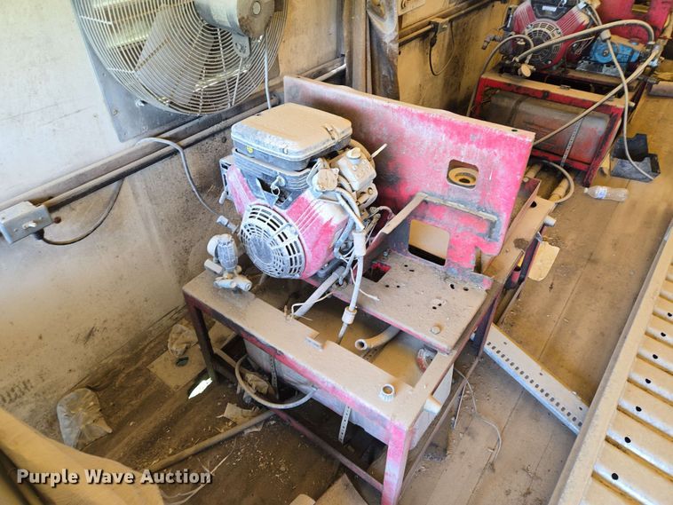 image for item EM7270 2002 GMC C6500 box truck