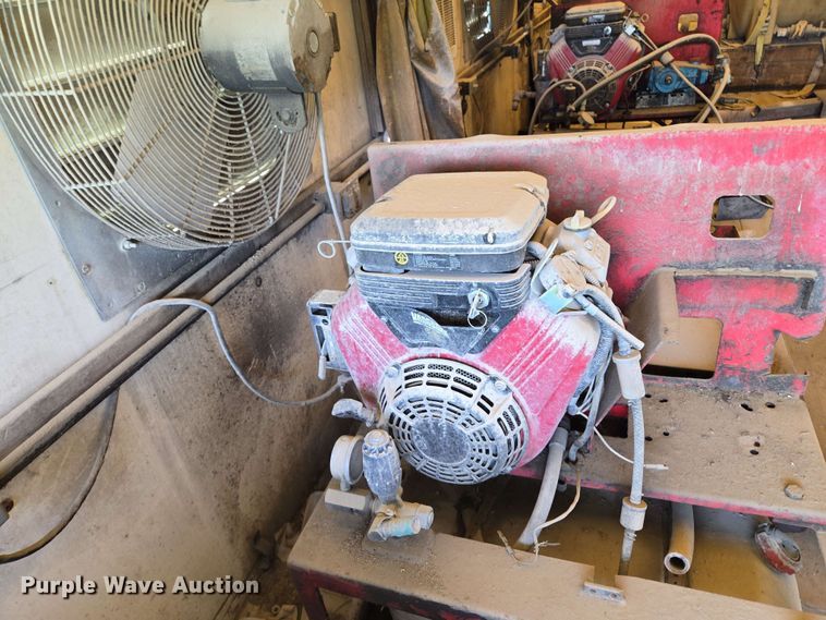 image for item EM7270 2002 GMC C6500 box truck