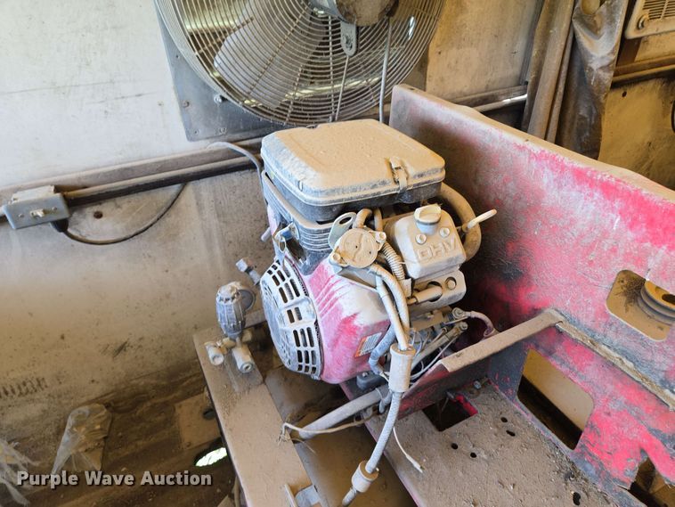 image for item EM7270 2002 GMC C6500 box truck