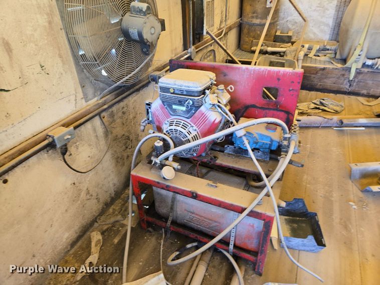 image for item EM7270 2002 GMC C6500 box truck