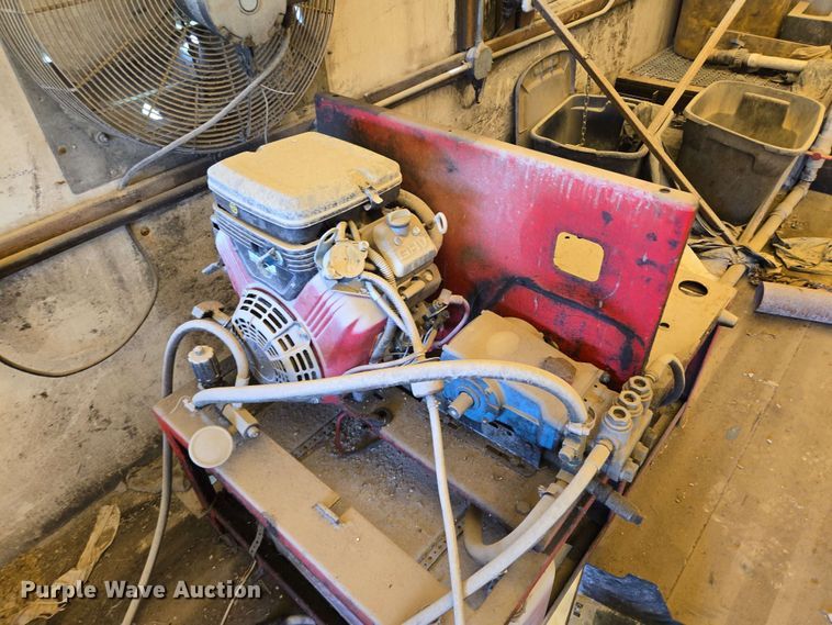 image for item EM7270 2002 GMC C6500 box truck