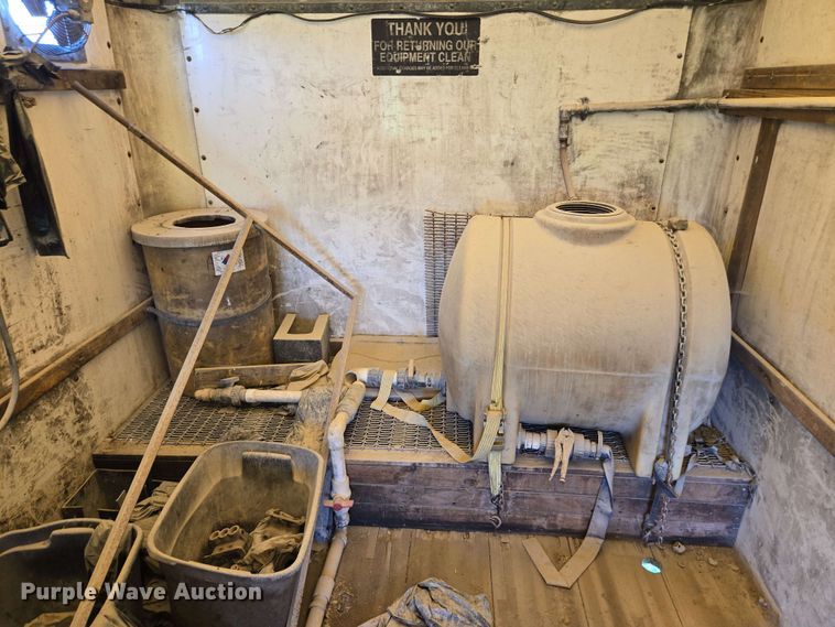 image for item EM7270 2002 GMC C6500 box truck