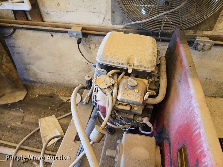 image for item EM7270 2002 GMC C6500 box truck