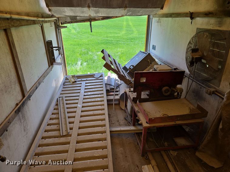 image for item EM7270 2002 GMC C6500 box truck