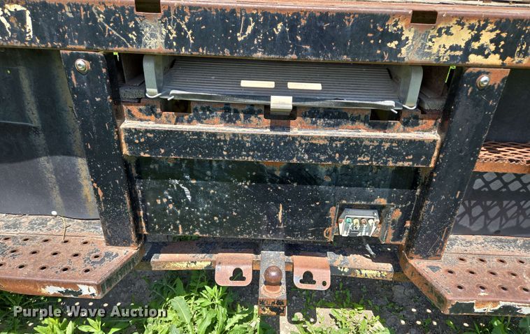 image for item EM7270 2002 GMC C6500 box truck