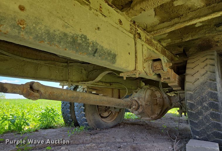 image for item EM7270 2002 GMC C6500 box truck