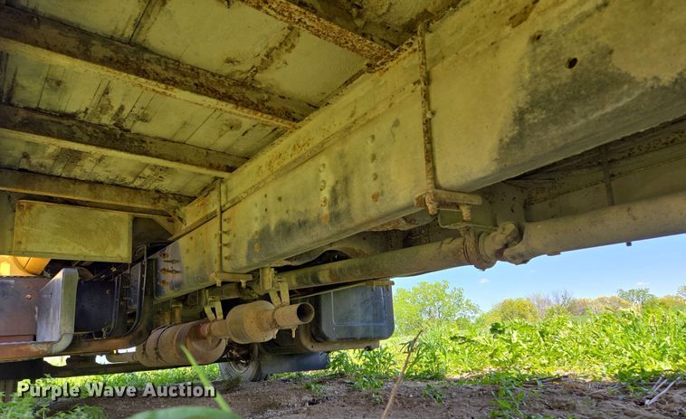 image for item EM7270 2002 GMC C6500 box truck