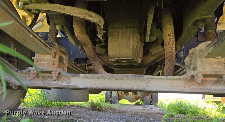 image for item EM7270 2002 GMC C6500 box truck