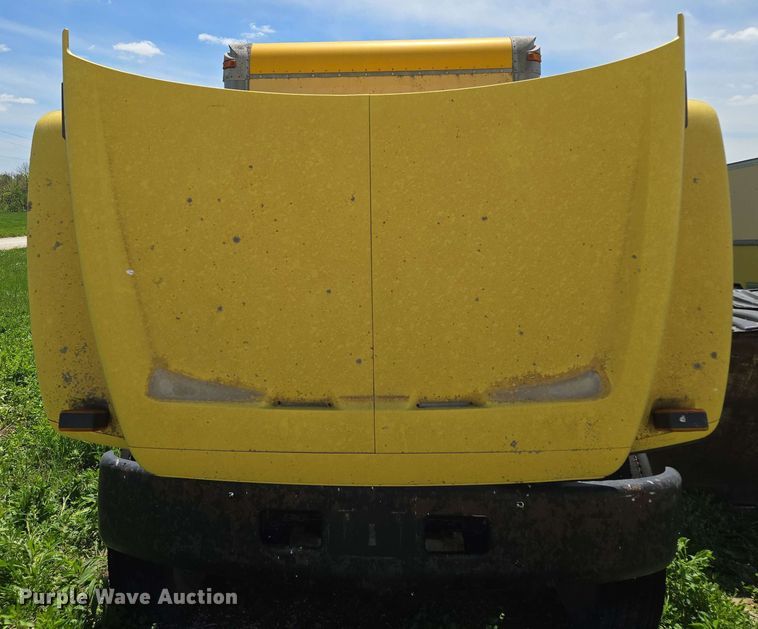 image for item EM7270 2002 GMC C6500 box truck