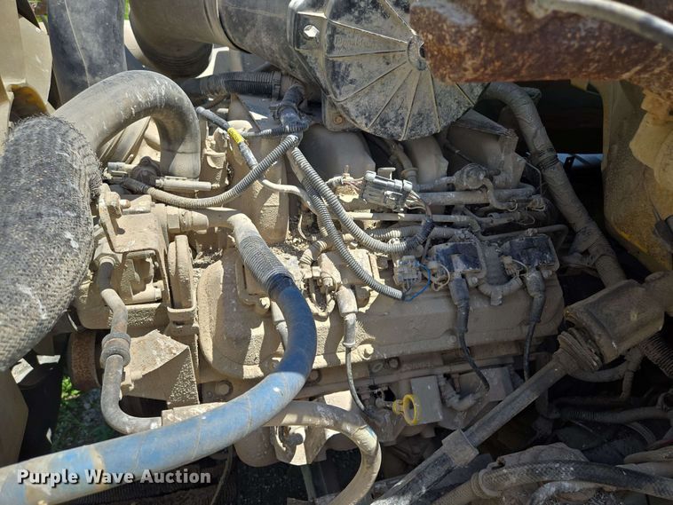 image for item EM7270 2002 GMC C6500 box truck