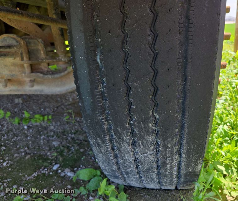 image for item EM7270 2002 GMC C6500 box truck