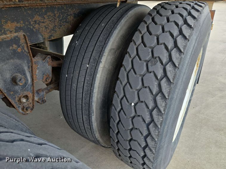 image for item EM7284 1996 Stoughton  dry van trailer