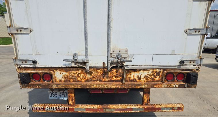 image for item EM7285 1995 Utility Trailer Manufacturer dry van trailer