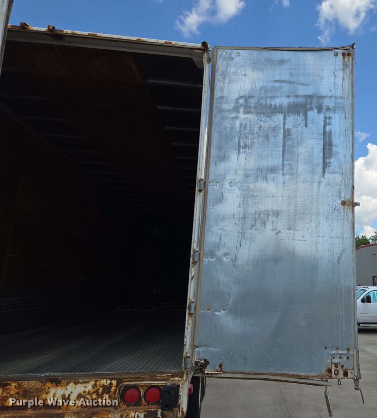 image for item EM7285 1995 Utility Trailer Manufacturer dry van trailer