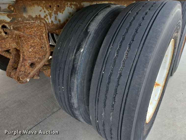 image for item EM7285 1995 Utility Trailer Manufacturer dry van trailer