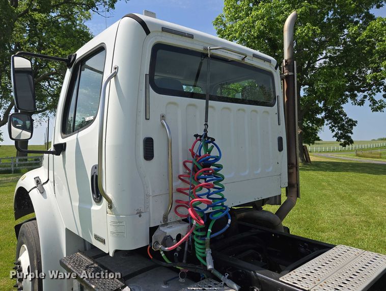 image for item EM7327 2010 Freightliner Business Class M2 semi truck