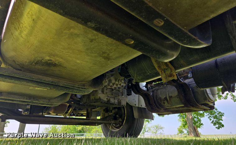 image for item EM7327 2010 Freightliner Business Class M2 semi truck