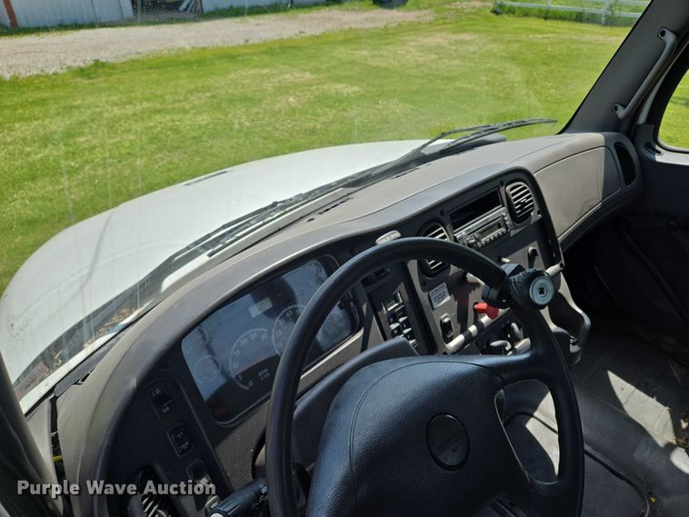 image for item EM7327 2010 Freightliner Business Class M2 semi truck