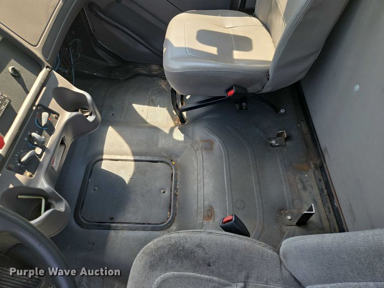 image for item EM7327 2010 Freightliner Business Class M2 semi truck