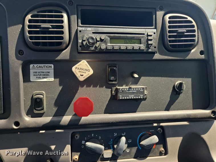 image for item EM7327 2010 Freightliner Business Class M2 semi truck