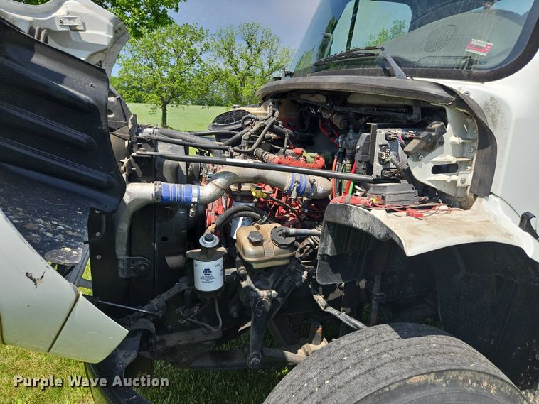 image for item EM7327 2010 Freightliner Business Class M2 semi truck