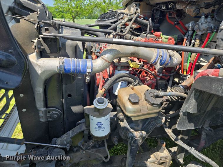 image for item EM7327 2010 Freightliner Business Class M2 semi truck