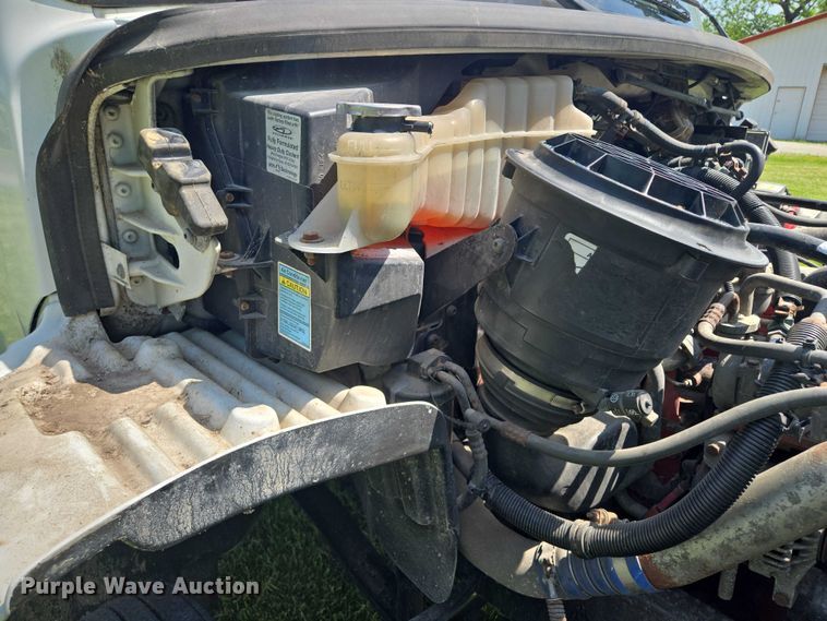 image for item EM7327 2010 Freightliner Business Class M2 semi truck