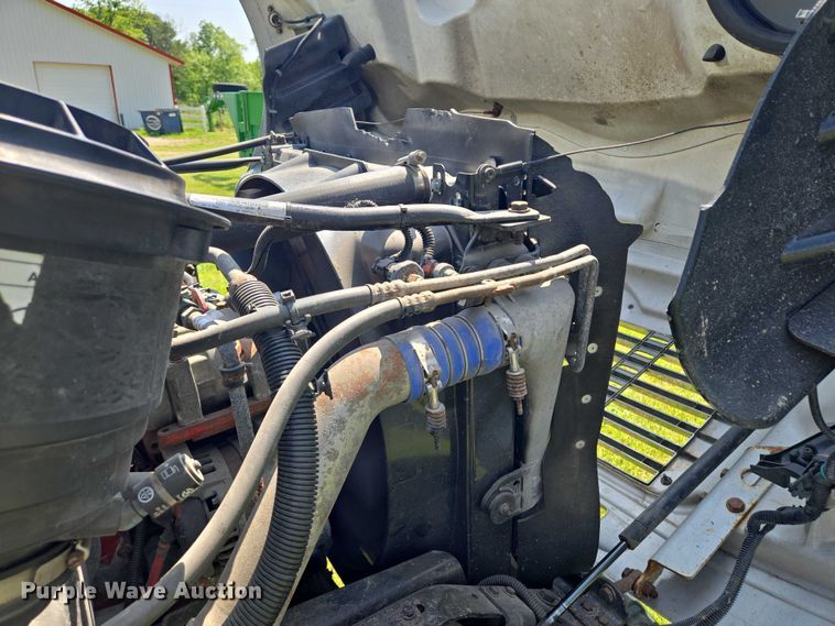 image for item EM7327 2010 Freightliner Business Class M2 semi truck