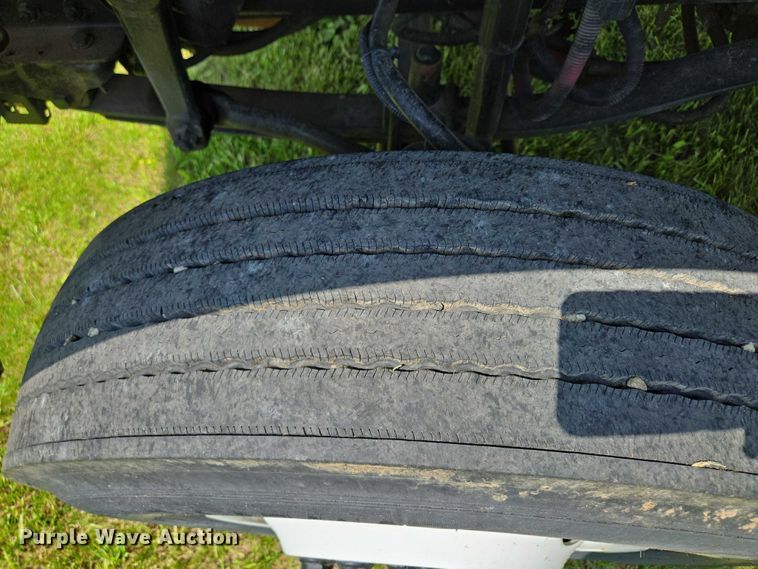 image for item EM7327 2010 Freightliner Business Class M2 semi truck