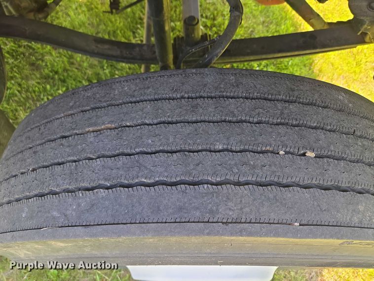 image for item EM7327 2010 Freightliner Business Class M2 semi truck