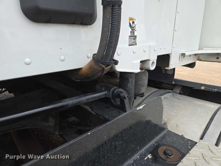 image for item EM7341 2017 Kenworth T680 semi truck