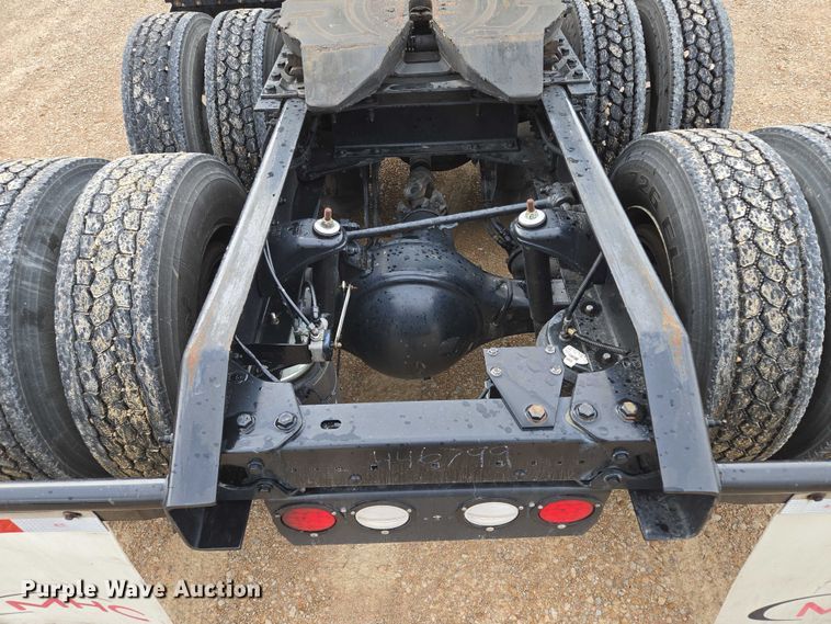 image for item EM7341 2017 Kenworth T680 semi truck