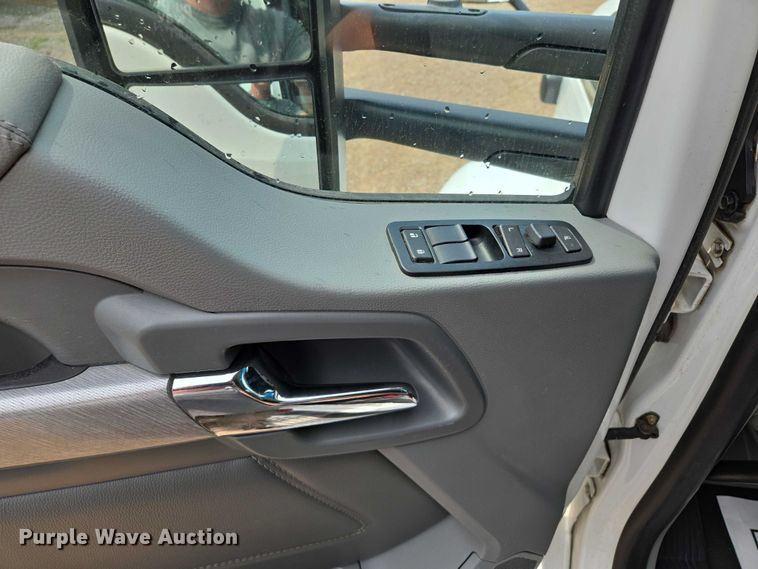 image for item EM7341 2017 Kenworth T680 semi truck