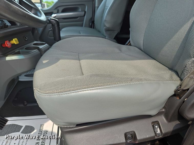 image for item EM7341 2017 Kenworth T680 semi truck