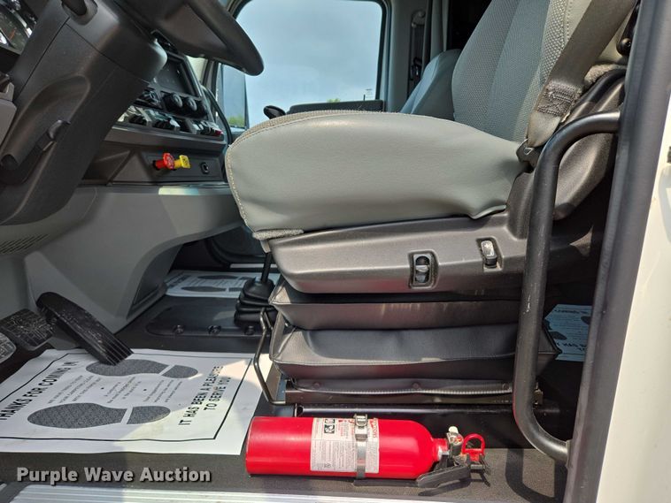 image for item EM7341 2017 Kenworth T680 semi truck