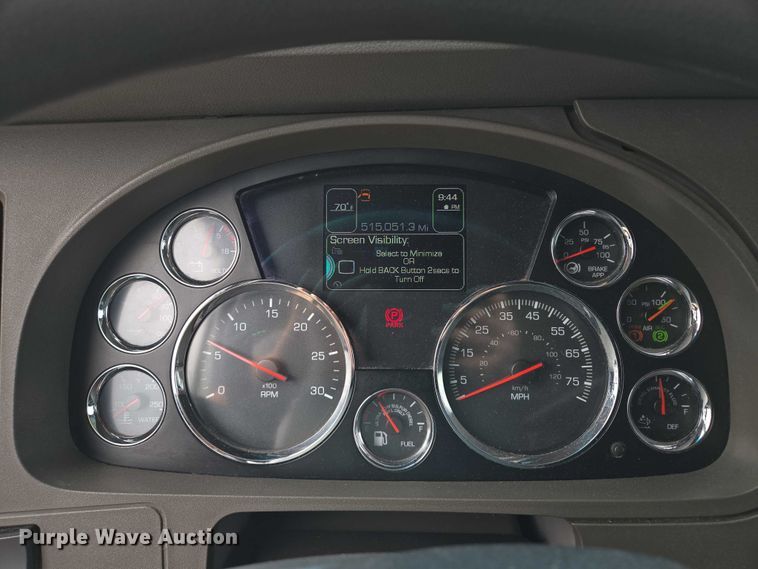 image for item EM7341 2017 Kenworth T680 semi truck