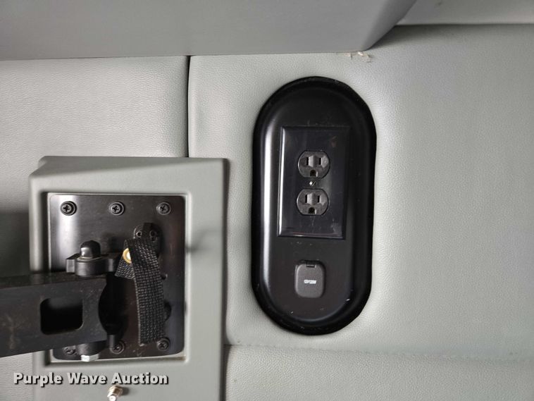 image for item EM7341 2017 Kenworth T680 semi truck