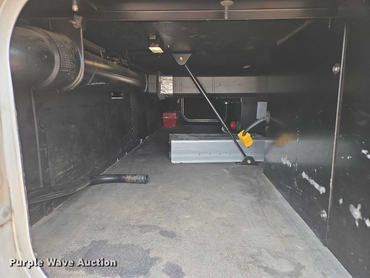 image for item EM7341 2017 Kenworth T680 semi truck