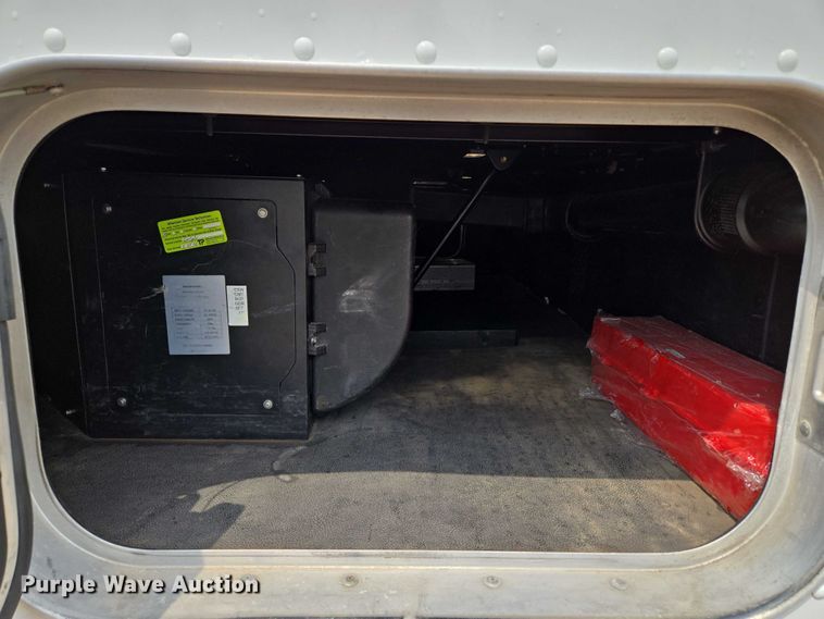 image for item EM7341 2017 Kenworth T680 semi truck