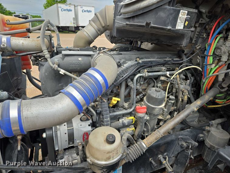 image for item EM7341 2017 Kenworth T680 semi truck