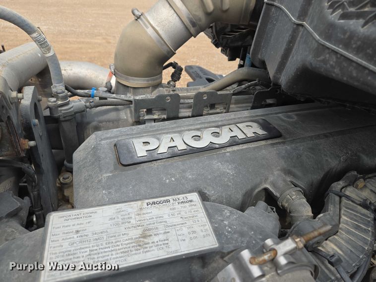 image for item EM7341 2017 Kenworth T680 semi truck