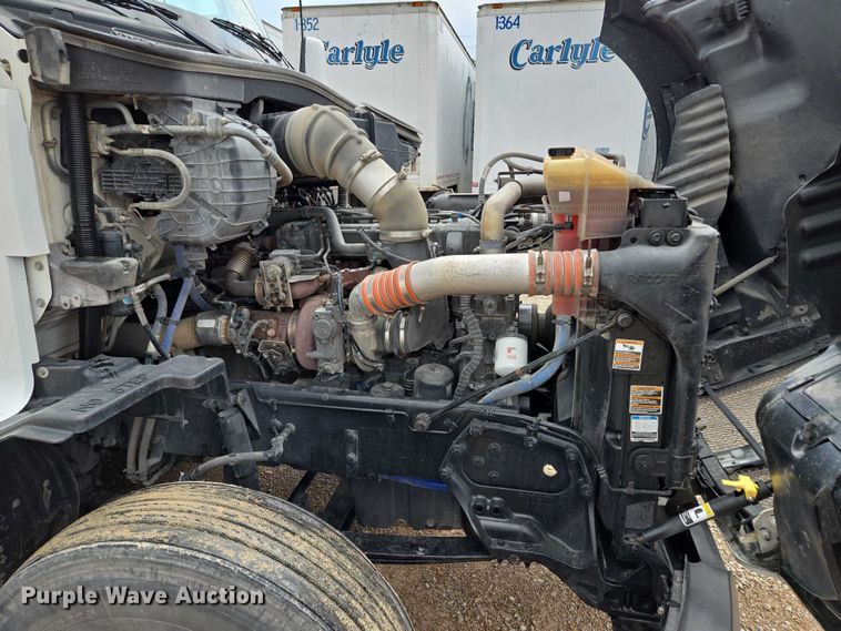 image for item EM7341 2017 Kenworth T680 semi truck