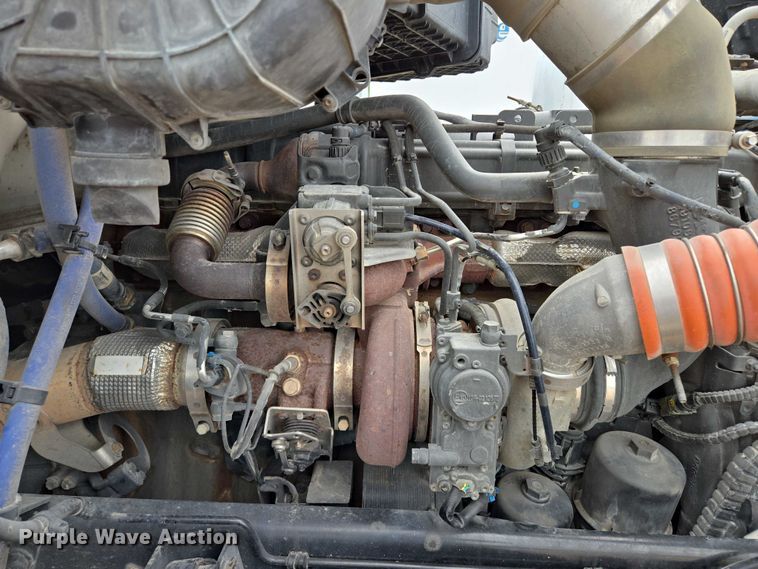 image for item EM7341 2017 Kenworth T680 semi truck