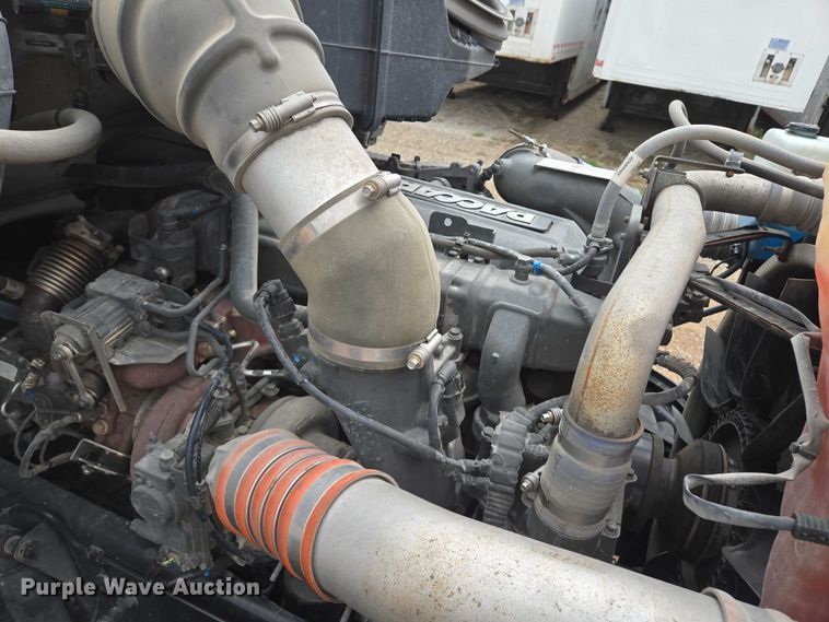 image for item EM7341 2017 Kenworth T680 semi truck