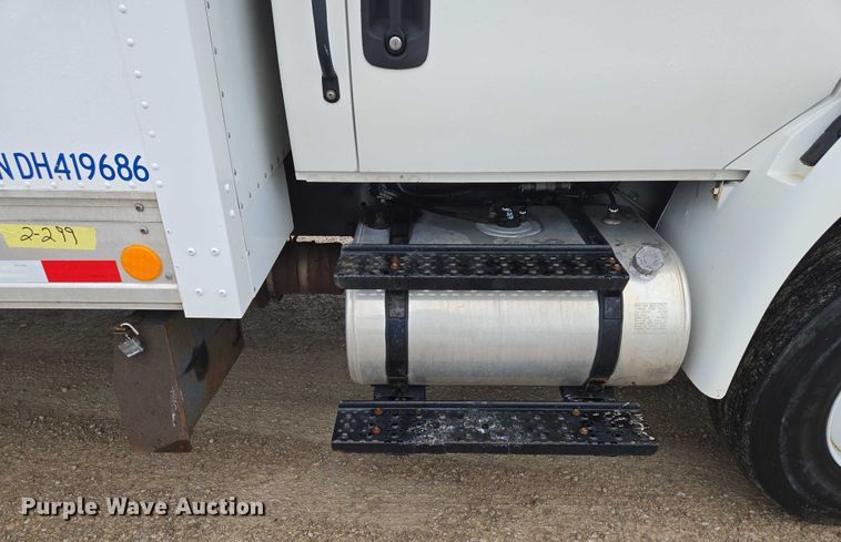 image for item EM7342 2013 International MA035 box truck