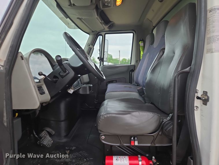 image for item EM7342 2013 International MA035 box truck